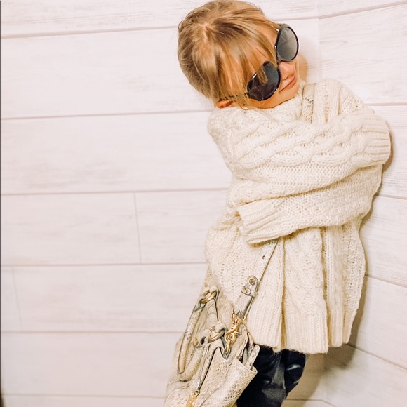 Oversized Pure Wool Knit Pullover - Picture 1 of 3